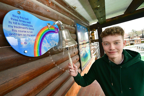 Dan Evans, bell ringing ceremony at Nottingham City Hospital