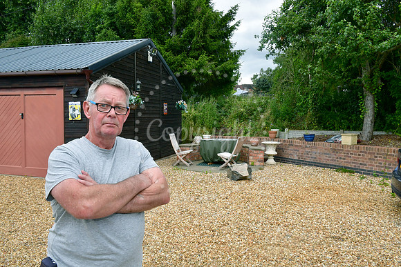 Netherfield Farmhouse, neighbour dispute