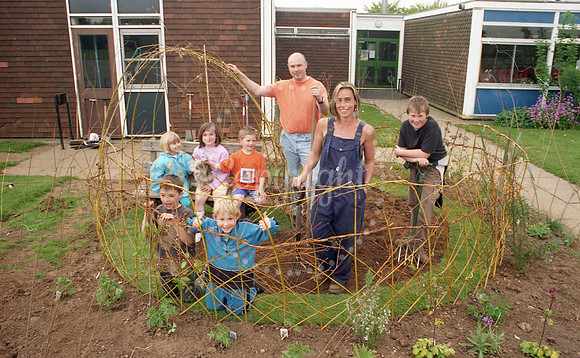 Willow-making at Muskham Primary School 1999