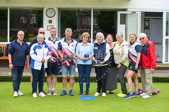 Newmarket Avenue Bowls ClubClub taking part in the Big Bowls We