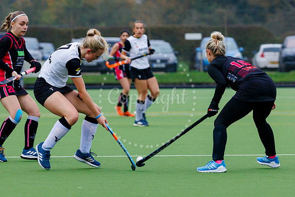 Hockey action from Harleston Magpies Ladies’ I vs Slough I