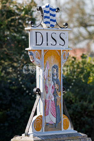 Diss Town Sign