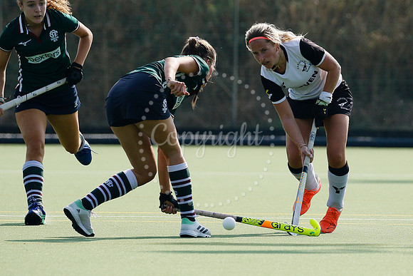 Hockey action from Harleston Magpies Ladies’ I vs Surbiton II