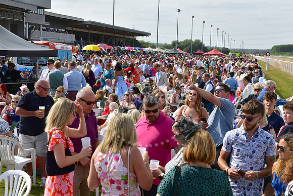 Southwell Racecourse Ladies Day