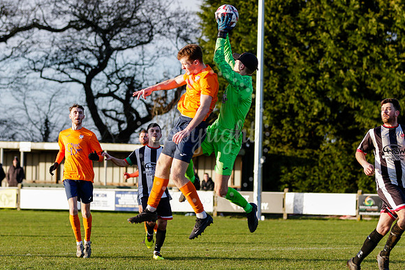 Football action from Diss Town vs Harwich & Parkeston