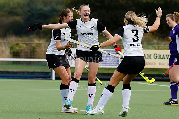 Hockey action from Harleston Magpies Ladies’ I vs Sevenoaks I