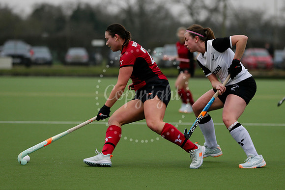 Hockey action from Harleston Magpies Ladies’ I vs Southgate I