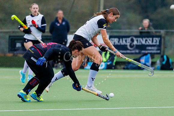 Hockey action from Harleston Magpies Ladies’ I vs Slough I