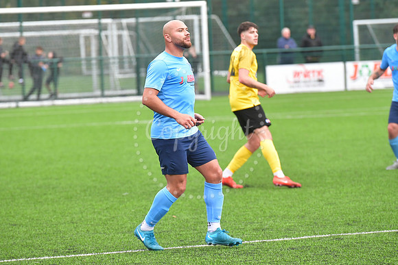 Newark Town  (blue) v Hucknall