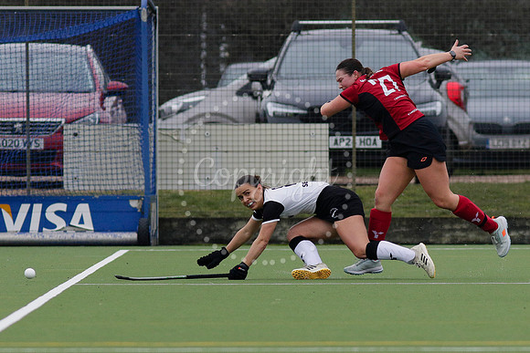 Hockey action from Harleston Magpies Ladies’ I vs Southgate I