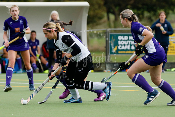 Hockey action from Harleston Magpies Ladies’ I vs Sevenoaks I
