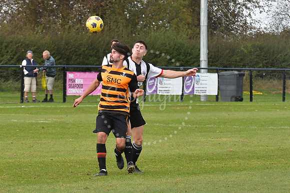 Southwell City Res (B/W) v Collingham (Orange) football action