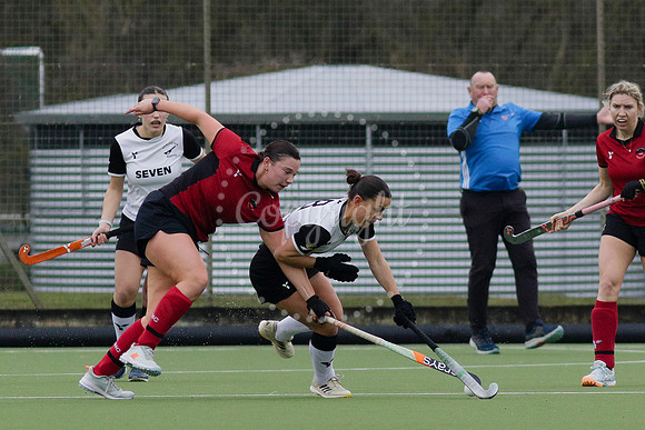 Hockey action from Harleston Magpies Ladies’ I vs Southgate I