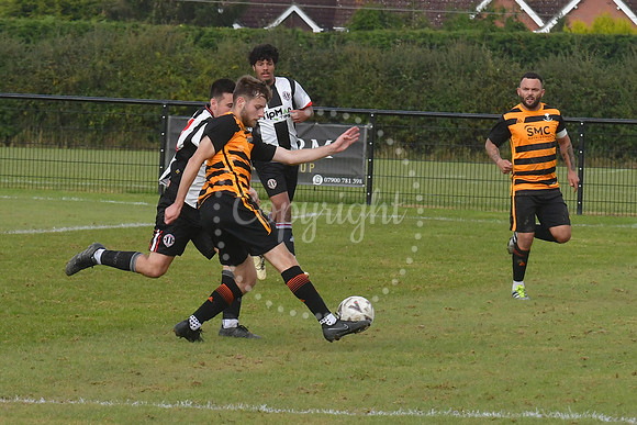 Southwell City Res (B/W) v Collingham (Orange) football action