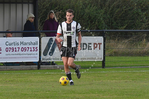Southwell City Res (B/W) v Collingham (Orange) football action