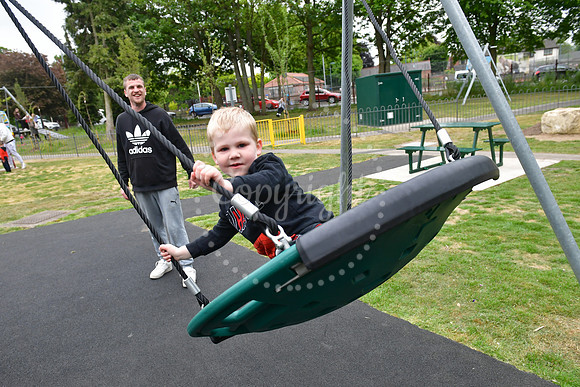 Opeing of Sherwood Avenue play park