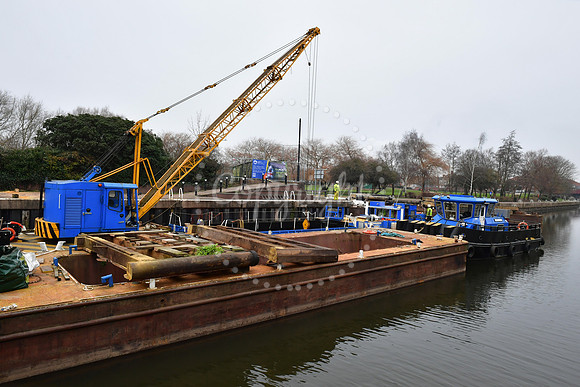 Work to replace lock gates at Newark Town Lock