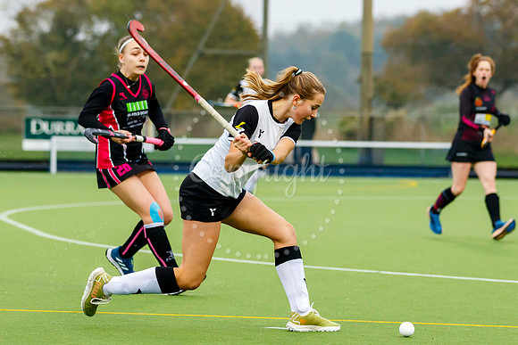 Hockey action from Harleston Magpies Ladies’ I vs Slough I