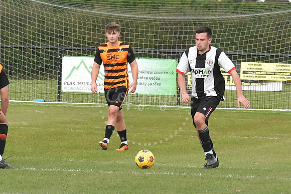 Southwell City Res (B/W) v Collingham (Orange) football action