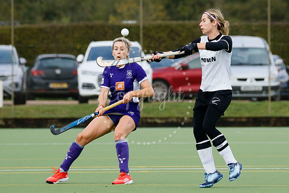 Hockey action from Harleston Magpies Ladies’ I vs Sevenoaks I