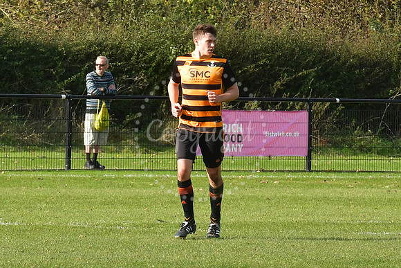 Southwell City Res (B/W) v Collingham (Orange) football action