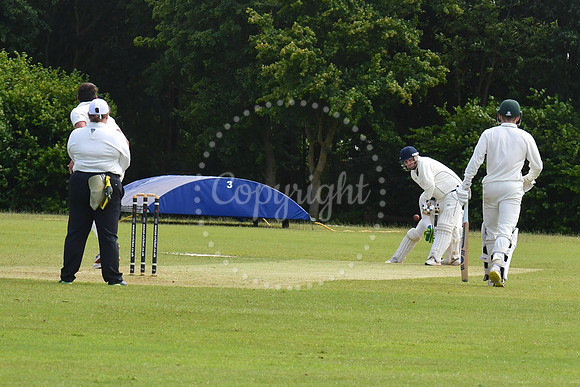 Balderton v Mansfield Hosiery Mills cricket action
