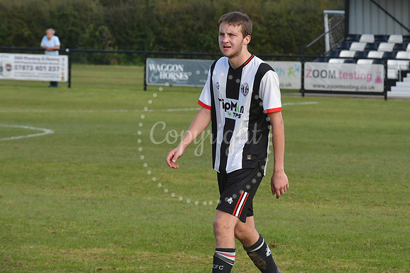 Southwell City Res (B/W) v Collingham (Orange) football action