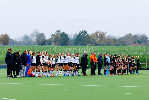 Harleston Magpie Ladies I mark Remembrance ahead of their game a