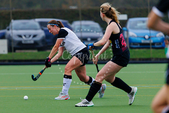 Hockey action from Harleston Magpies Ladies’ I vs Slough I
