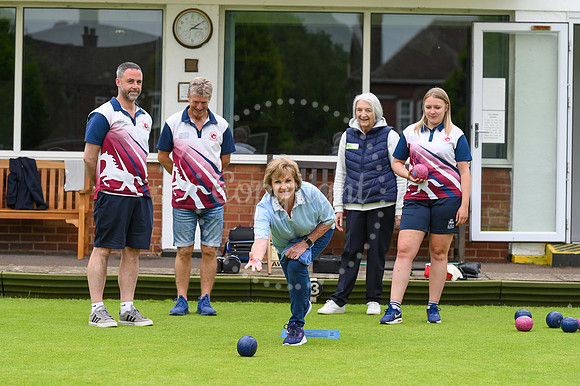 Newmarket Avenue Bowls ClubClub taking part in the Big Bowls We