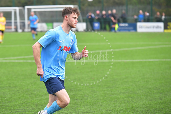 Newark Town  (blue) v Hucknall