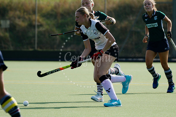 Hockey action from Harleston Magpies Ladies’ I vs Surbiton II
