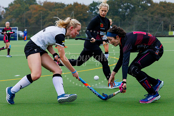 Hockey action from Harleston Magpies Ladies’ I vs Slough I