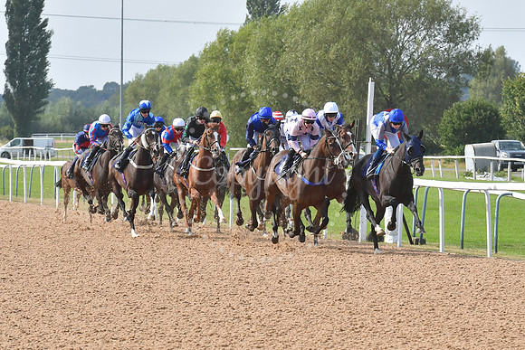 Southwell Racecourse Ladies Day