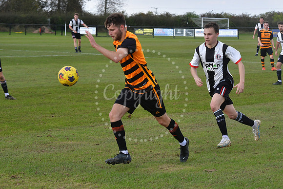 Southwell City Res (B/W) v Collingham (Orange) football action