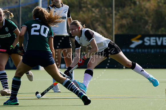 Hockey action from Harleston Magpies Ladies’ I vs Surbiton II