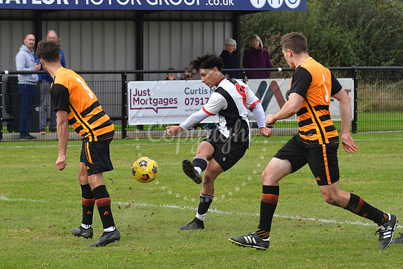 Southwell City Res (B/W) v Collingham (Orange) football action