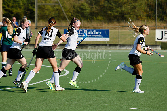 Hockey action from Harleston Magpies Ladies’ I vs Surbiton II