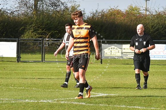Southwell City Res (B/W) v Collingham (Orange) football action