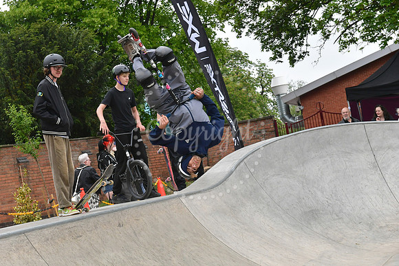 Opeing of Sherwood Avenue play park