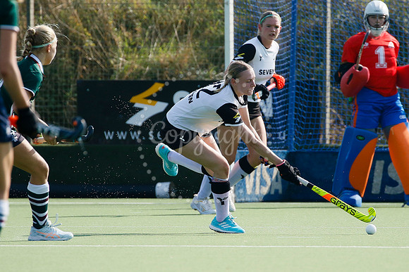 Hockey action from Harleston Magpies Ladies’ I vs Surbiton II